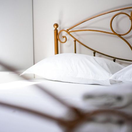City Center Hideout - Studio Apartment Тирана Екстериор снимка