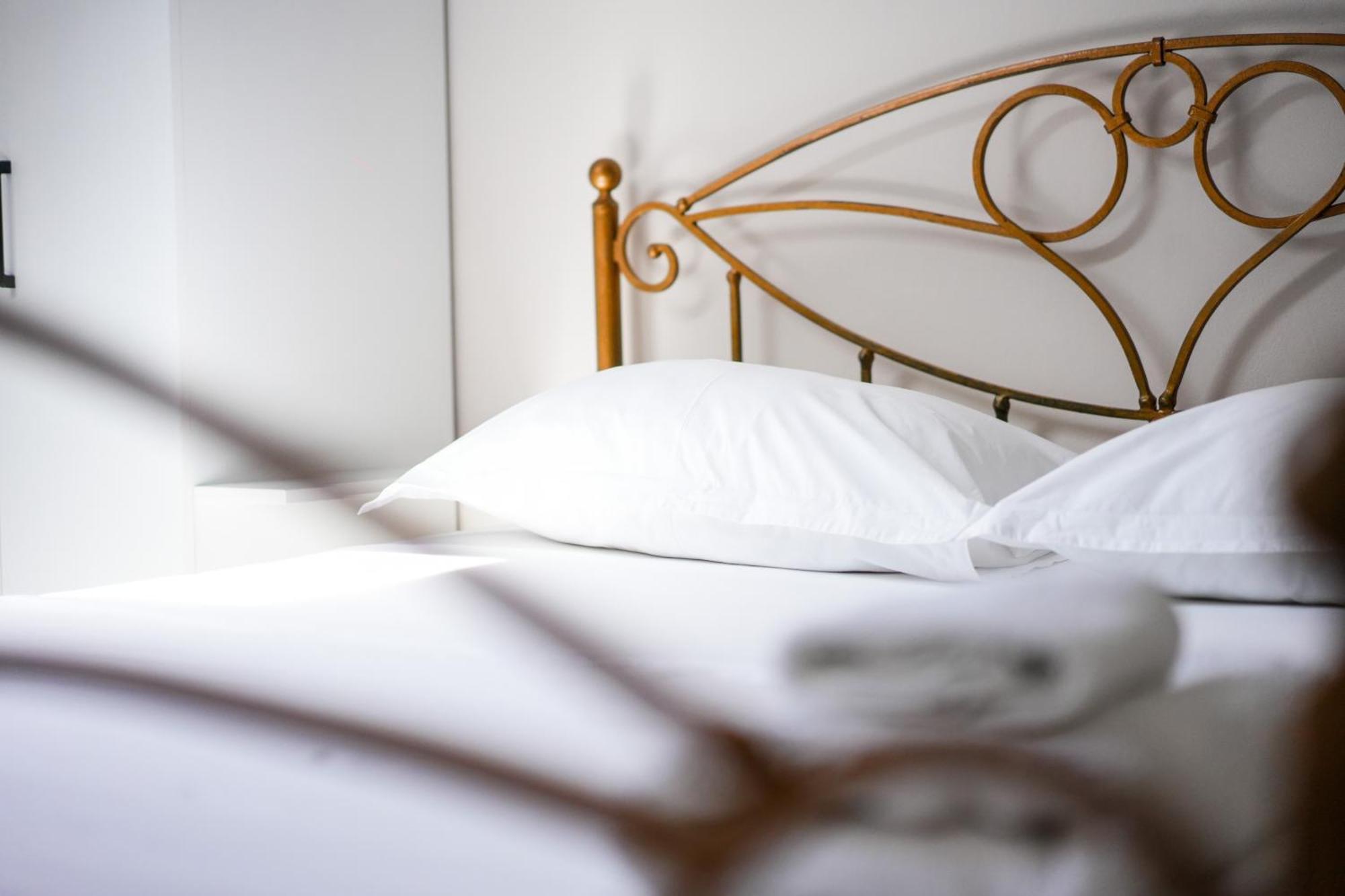 City Center Hideout - Studio Apartment Тирана Екстериор снимка